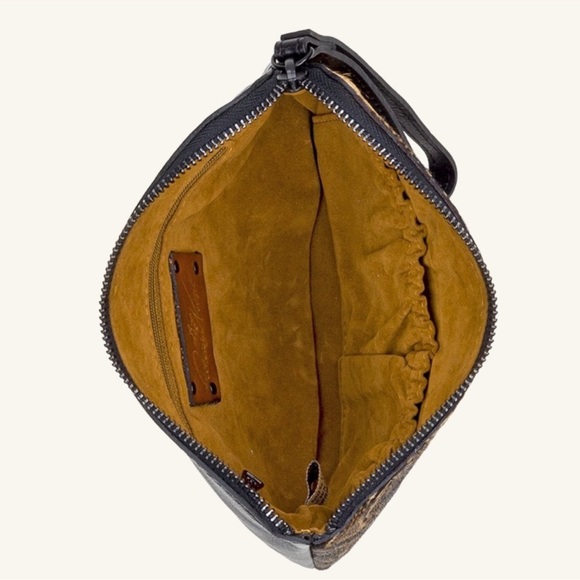 Patricia Nash Cassini Wristlet Phython Print Leather Haircalf - Picture 4 of 11